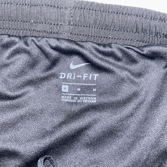 Nike Running Shorts - Picture 3 of 3
